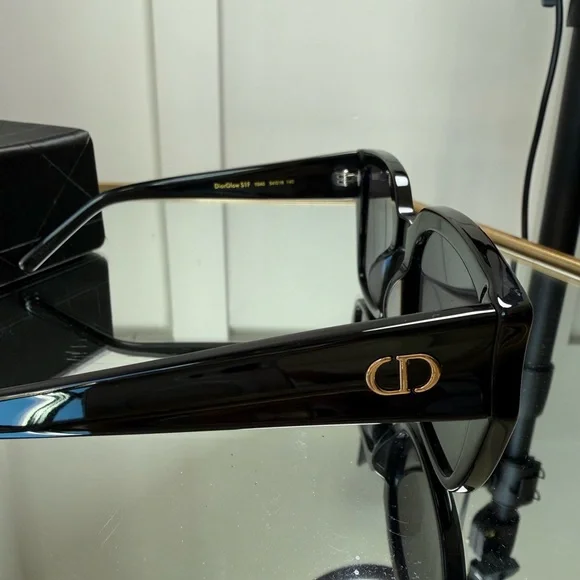 Dior Elegant Black Sunglasses - Picture 7 of 10
